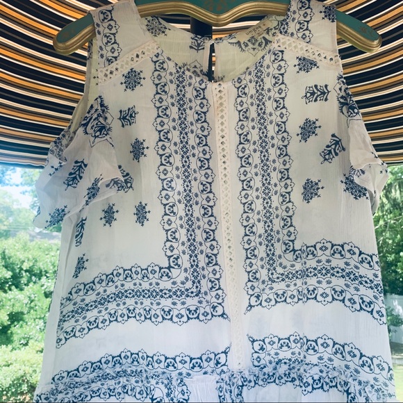 Umgee • Cold Shoulder Top - Picture 7 of 8